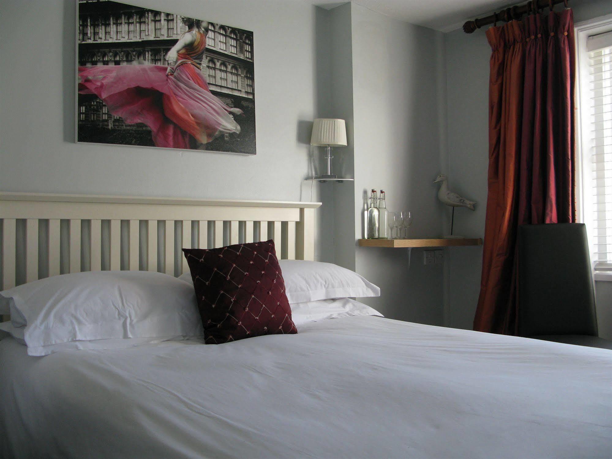 Oyo Lifestyle Hotel Sea Breeze Brighton Exterior foto